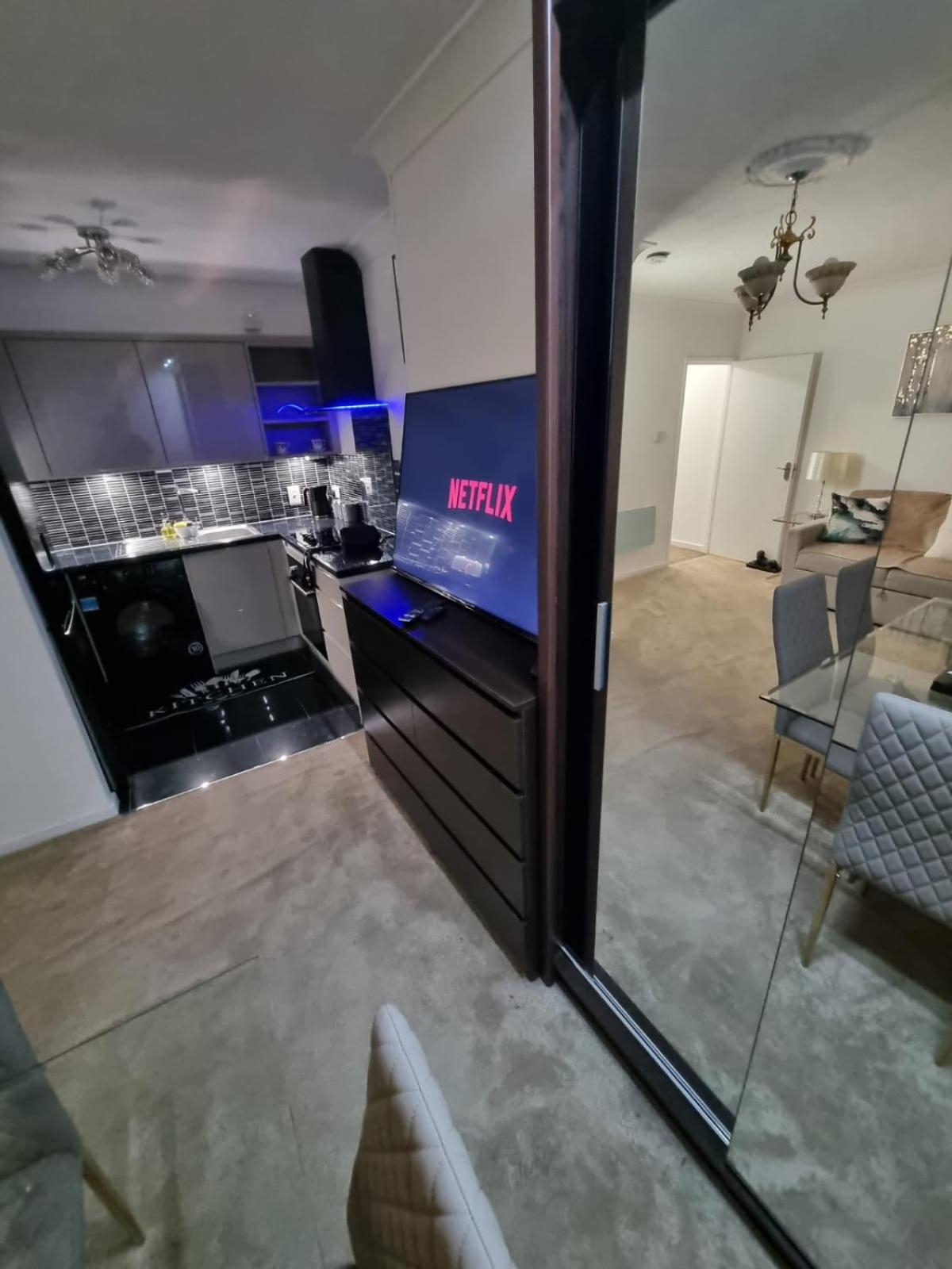 Stylish London Apartment & Free Parking Luaran gambar