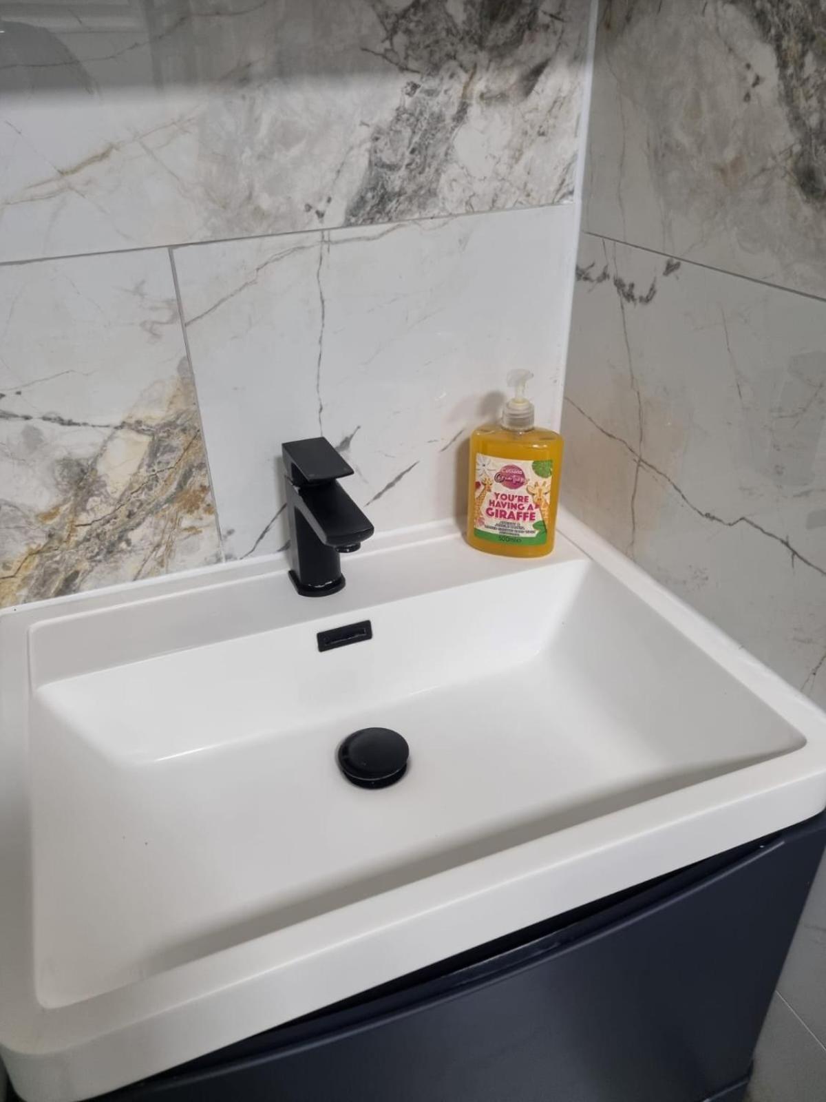 Stylish London Apartment & Free Parking Luaran gambar