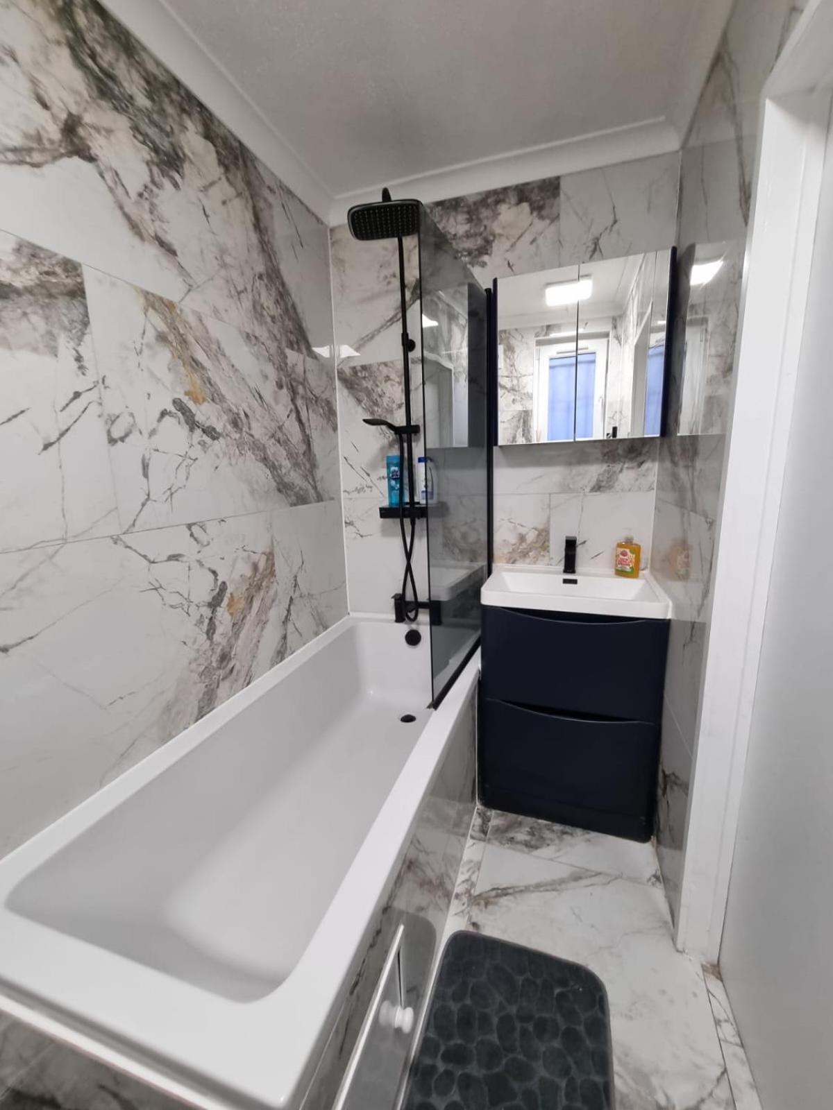 Stylish London Apartment & Free Parking Luaran gambar